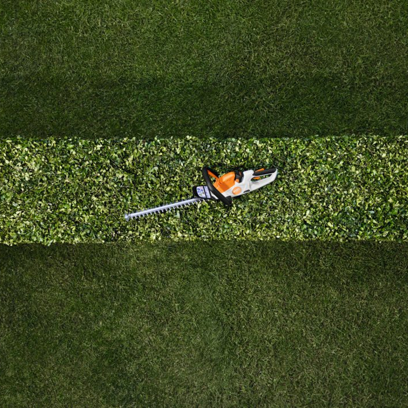 Foarfeca de tuns gard viu 45 cm, compatibila cu acumulatori 10.8V, Stihl, tip HSA30 SOLO (fara incarcator si acumulator), sistem AS