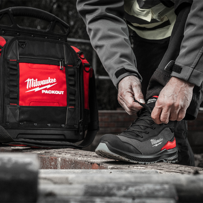 Bocanci de protectie S1P ESD FO, tip FXT, Milwaukee, marimea 38