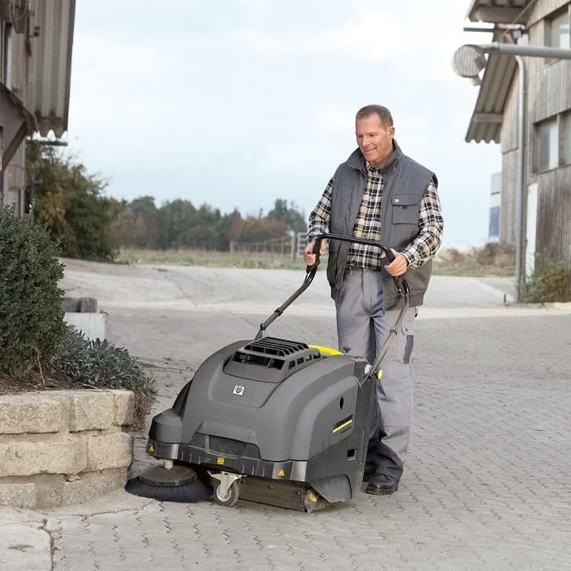 Masina de maturat-aspirat cu motor termic KM 75/40 W G Facelift, autotractare