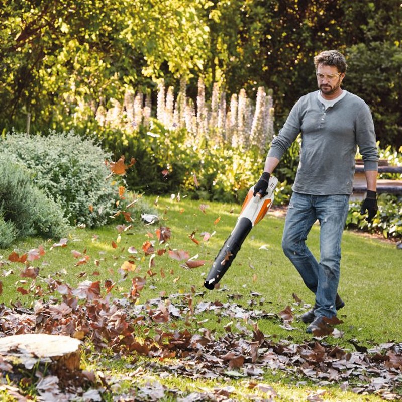 Suflanta cu acumulatori 36V, Stihl BGA57, sistem AK