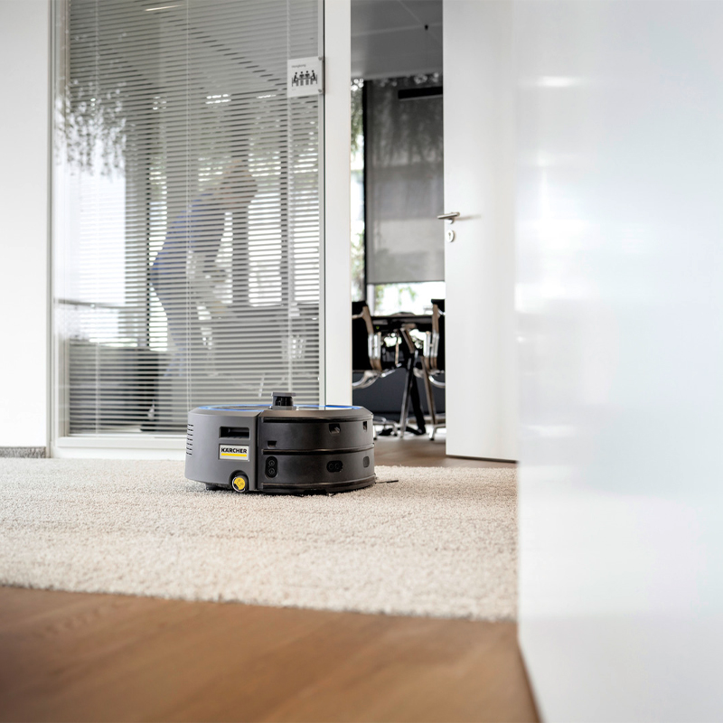 Aspirator robot profesional Kärcher, tip KIRA CV50 BP SOLO (fara incarcator si acumulatori)