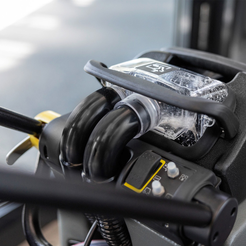 Masina de maturat - aspirat Karcher KM100/100 R BP, cu acumulator