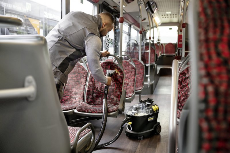 Aspirator cu spalare Karcher Puzzi8/1 Anniversary Edition, duza de mana, cadou RM 760 CarpetPro