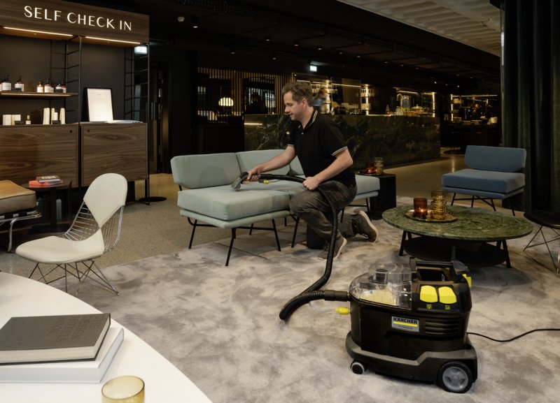 Aspirator cu spalare Karcher Puzzi8/1 Anniversary Edition, duza de mana, cadou RM 760 CarpetPro