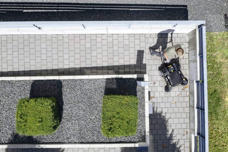 Masina de maturat manuala profesionala, cu doua maturi KM 70/20 C 2SB Anniversary Edition, cadou set de colectare a gunoiului