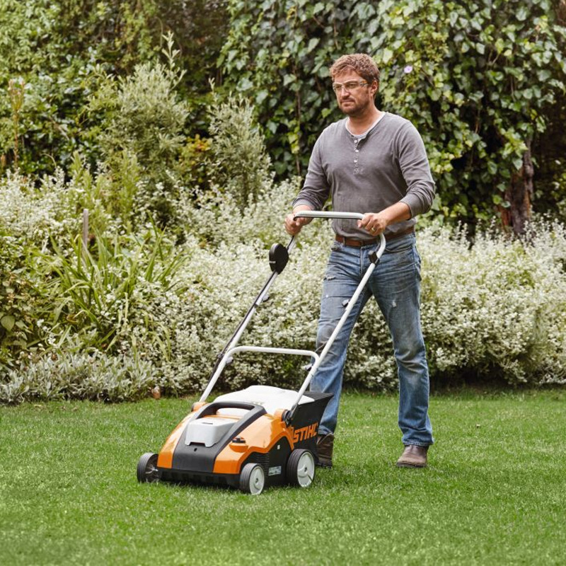 Scarificator de gazon compatibil cu acumulatori 36V Li-Ion sistem AK, 34 cm, 900 W, SOLO Stihl tip RLA 240.0