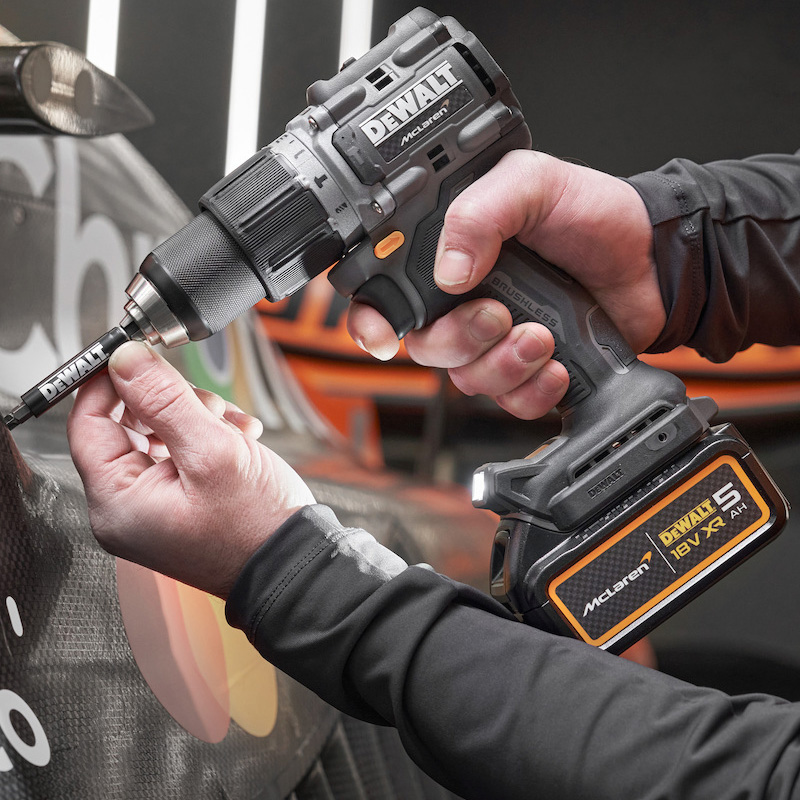 Set 2 scule Dewalt McLaren Limited Edition: DCD85M, DCF85M, 2 x acumulatori 5 Ah, incarcator, TSTAK II