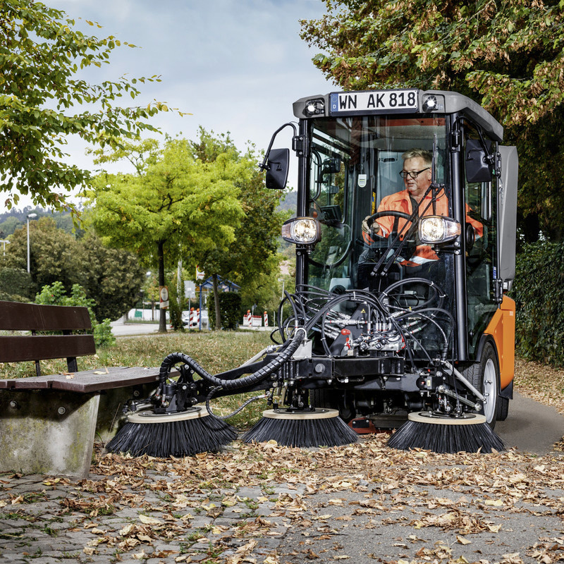 Autoutilitara multifunctionala Karcher MIC35