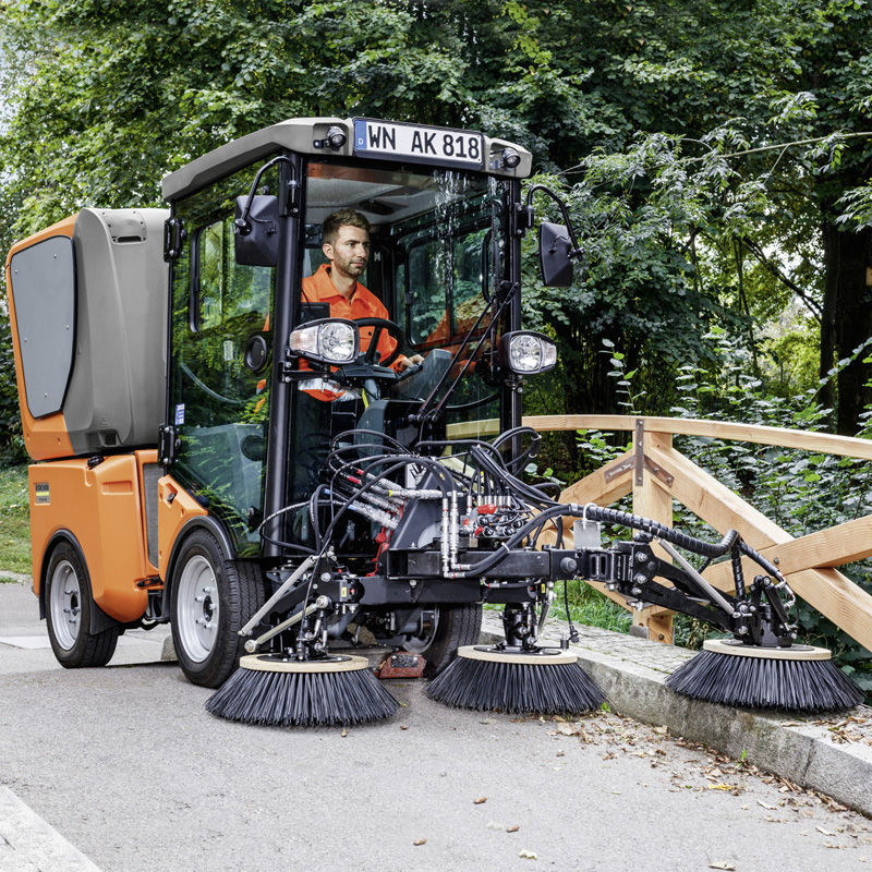 Autoutilitara multifunctionala Karcher MIC42