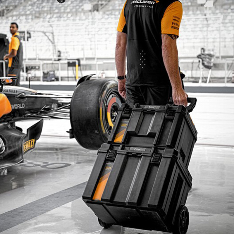 Set cutii de transport si depozitare tip Turn Troller 3 in 1, mari, cu roti, IP54 Dewalt McLaren Limited Edition tip DWST60452-1