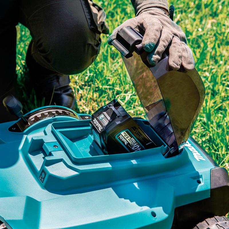 Masina de tuns iarba compatibila cu acumulatori Li-Ion XGT 18V, 43 cm, SOLO, Makita tip LM004GZ