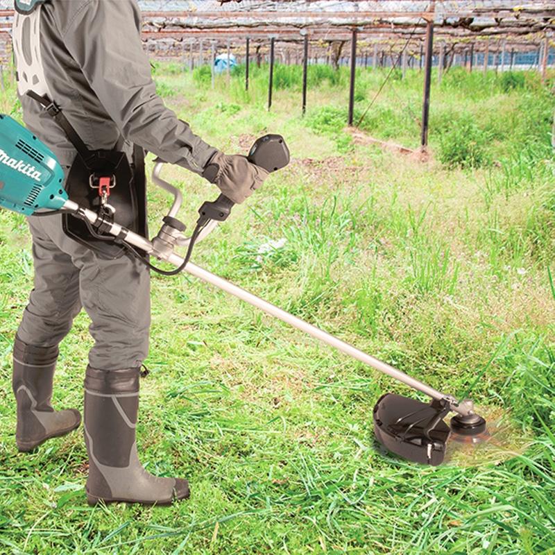 Trimmer electric compatibil cu acumulatori 40V Li-Ion XGT, 43 cm, maner asimetric, MAKITA tip UR012GZ02