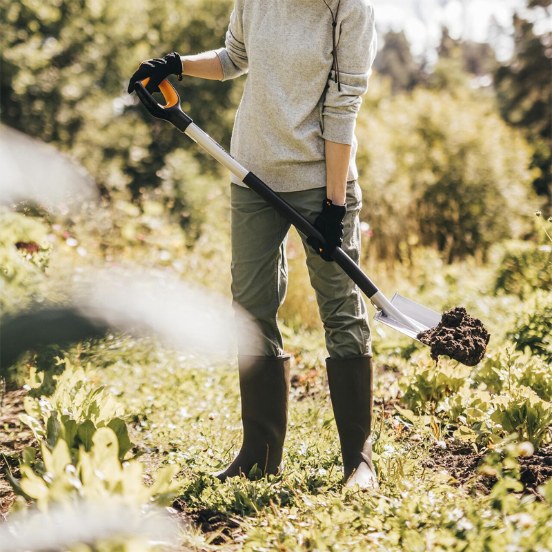 Cazma cu varf rotunjit, tip Fiskars Xact™