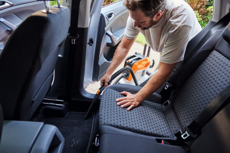 Aspirator uscat/umed compatibil cu acumulatori AK, SOLO, STIHL SEA60L