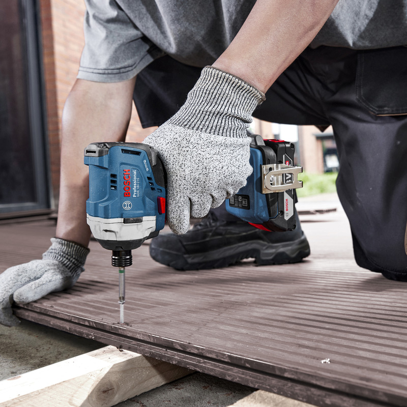 Masina de insurubat Bosch, cu impact, 18V Li-Ion, 1/4