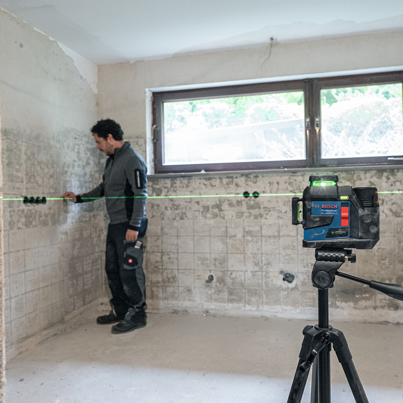 Nivela laser verde cu linii Bosch, tip GLL 12V-100-33 CG
