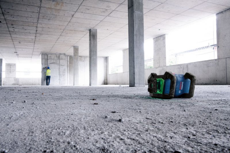 Nivela laser rotativa tip GRL 650 CHVG, stativ pentru constructii BT 300 HD Professional