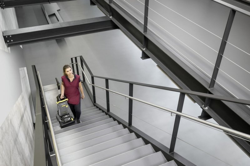 Masina de curatat cu perie tip BR 30/4 C BP PACK 