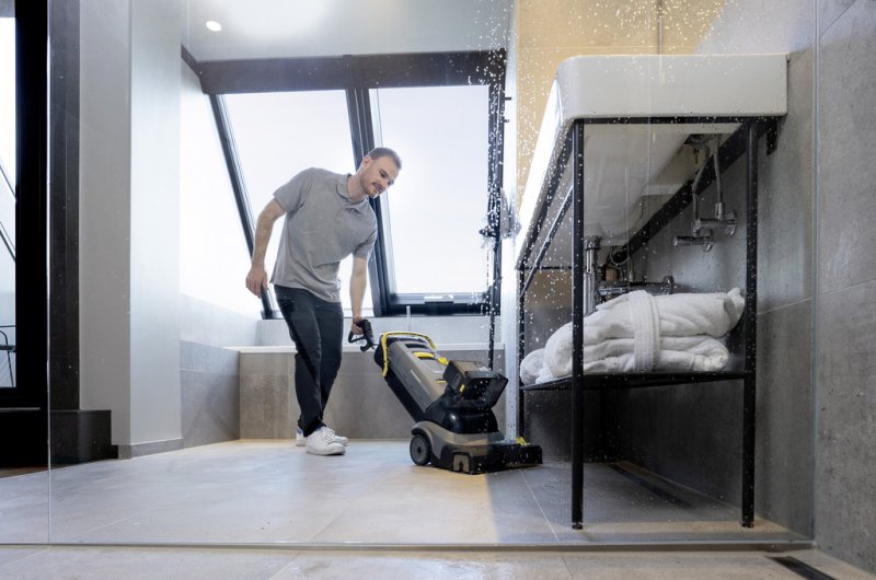 Masina de curatat cu perie Karcher BR 30/4 C BP PACK, cu acumulatori 