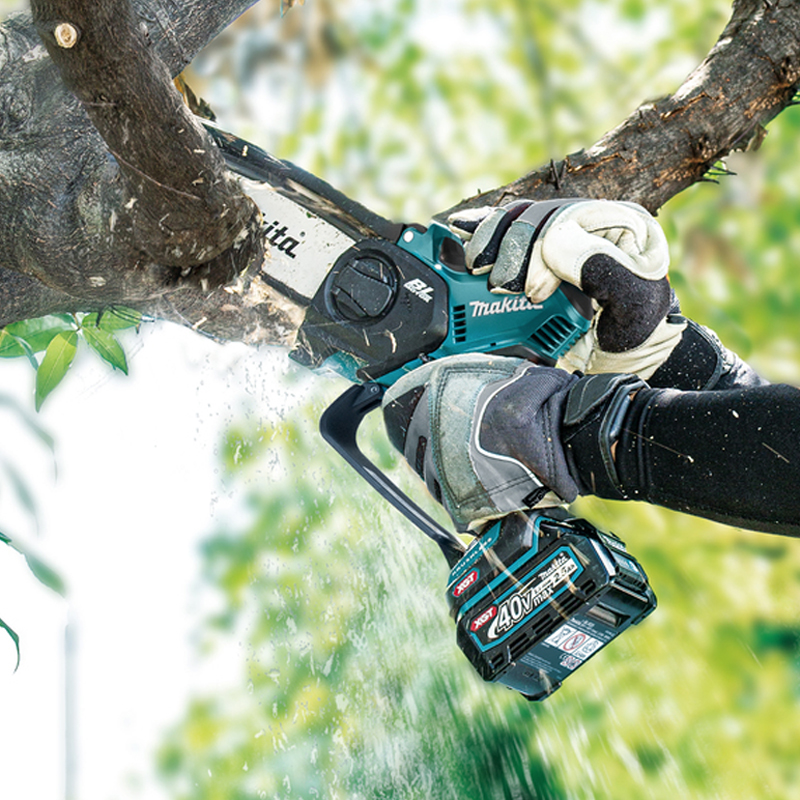 Electrofierastrau cu lant, compatibil cu acumulatori Li-Ion XGT 40Vmax, 15 cm, SOLO, Makita tip UC029GZ