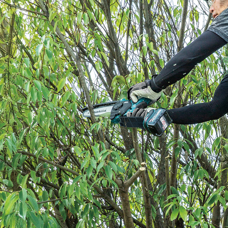 Electrofierastrau cu lant, compatibil cu acumulatori Li-Ion XGT 40Vmax, 15 cm, SOLO, Makita tip UC029GZ