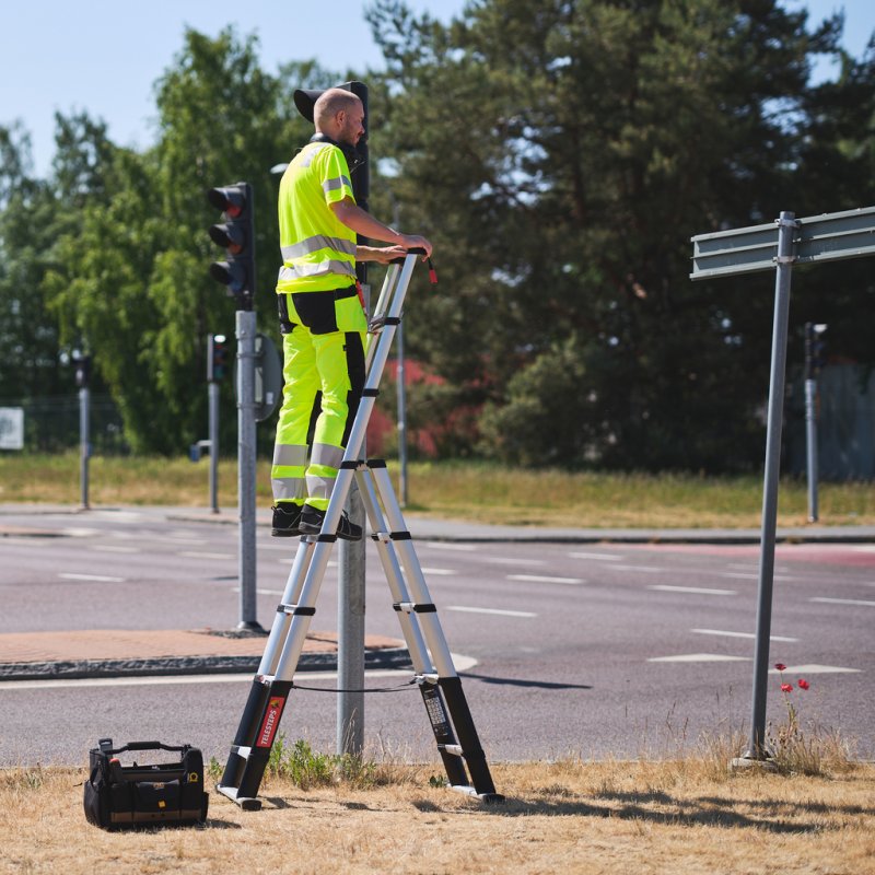 Scara telescopica multifunctionala, Telesteps, 2.3m, 7 trepte 80mm, tip Combi-Line 2.3