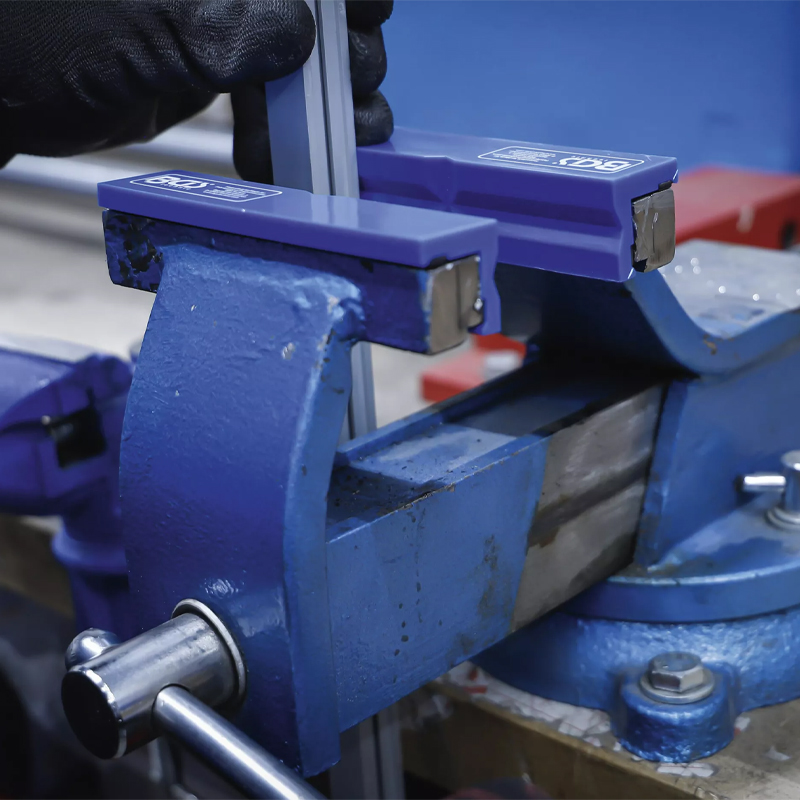 Bacuri protectie menghina 100mm, din plastic, BGS