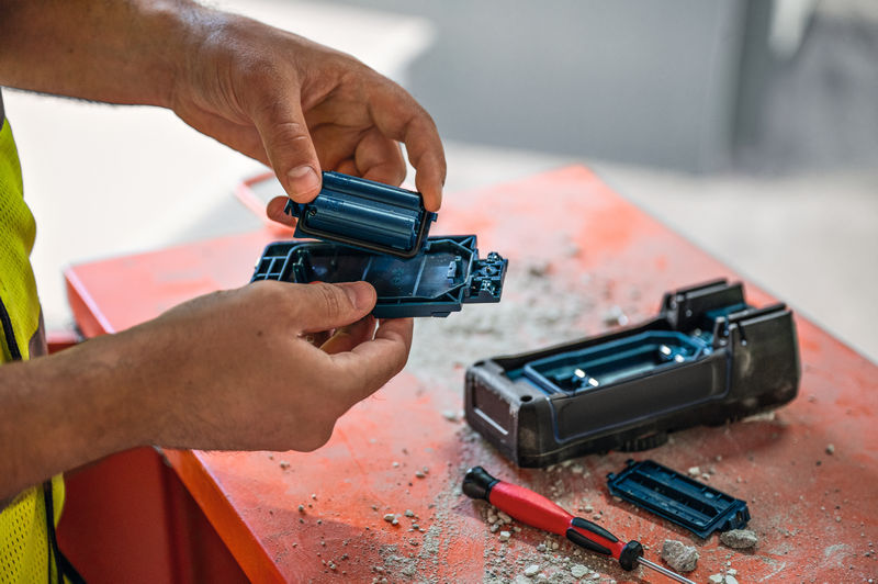 Multimetru digital Bosch, CAT 3, 10A - 600V, IP65, TRUE RMS, tip GFM 1000-15