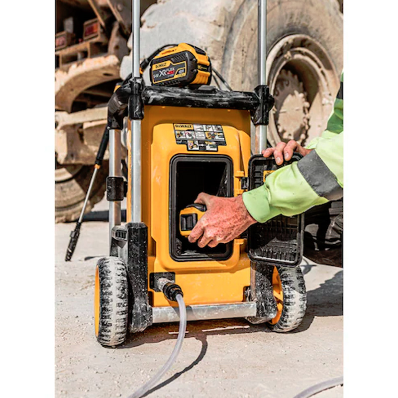 Aparat de spalat cu presiune si 2 acumulatori 18V XR Li-Ion, 110 bar, 4.5 l/min, motor fara perii, SOLO DeWalt tip DCMPW1600N-XJ