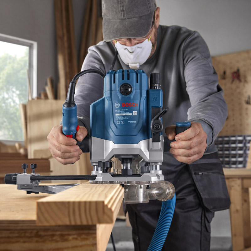 Masina de frezat 2000 W, prindere 8 - 12 mm / 1/4