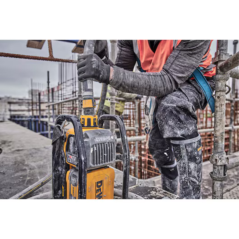 Vibrator de beton tip geanta PowerPack, acumulator 55V, 554Wh, 10Ah si incarcator, Dewalt PowerShift, tip DCPS320