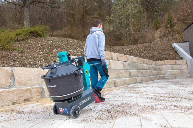 Amestecator automat cu dubla rotatie, paleta si vas, tip AOX-650