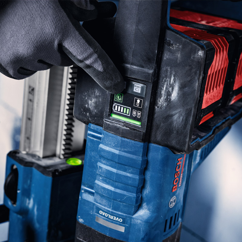 Masina de gaurit BOSCH cu carote diamantate, compatibila cu acumulatori 2x18V, 180 mm, XL-BOXX, tip EXDB 18V2-180 EXPERT (SOLO)