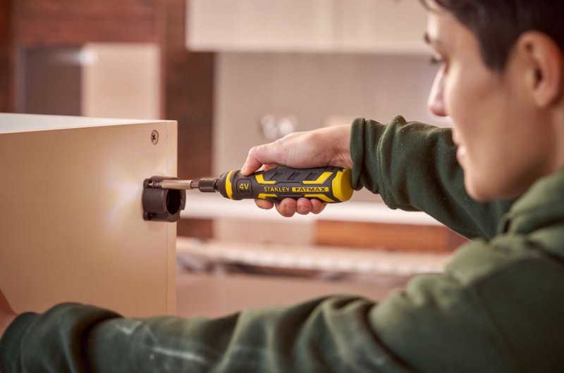 Surubelnita electrica Stanley FATMAX 4V, 1.5Ah + 6 varfuri