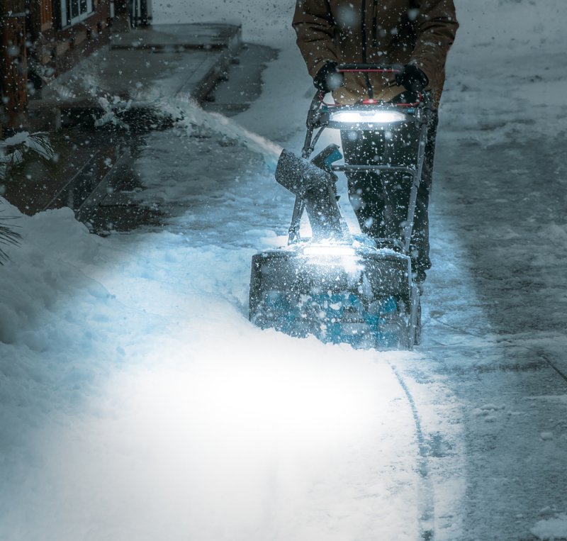 Freza pentru zapada compatibila cu acumulatori 18V XGT 40VMax, Makita, tip SN001GZ, SOLO