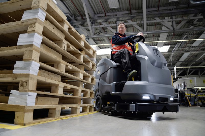 Masina de frecat-aspirat cu post de conducere, 36V, 240Ah, B 220 R Bp Pack DOSE+D90