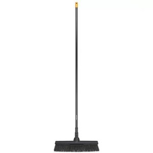 Matura pentru curte si terasa FISKARS Solid L